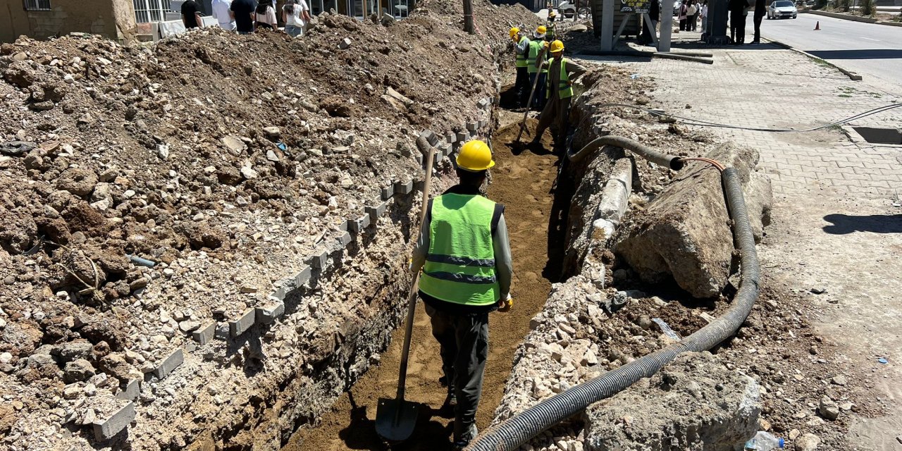 Yüksekova’da yeraltı enerji hattı çalışmaları hızlandırıldı: 3 ayda tamamlanması hedefleniyor