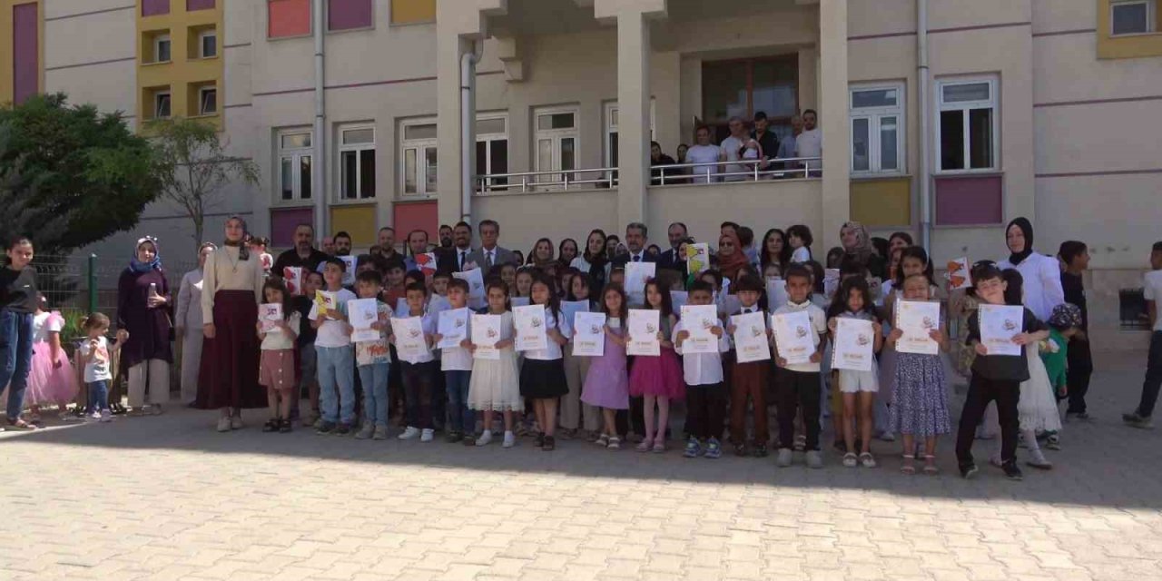 Şırnak’ta 188 bin öğrenci karne heyecanı yaşadı