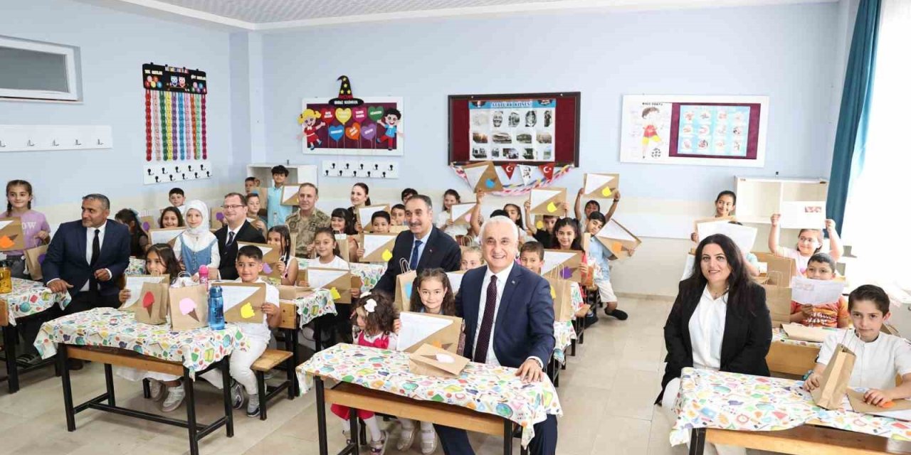 Muş’ta 104 bin öğrenci karne aldı