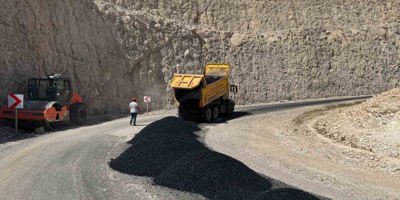 Siirt’te köy yollarında konfor artırılıyor