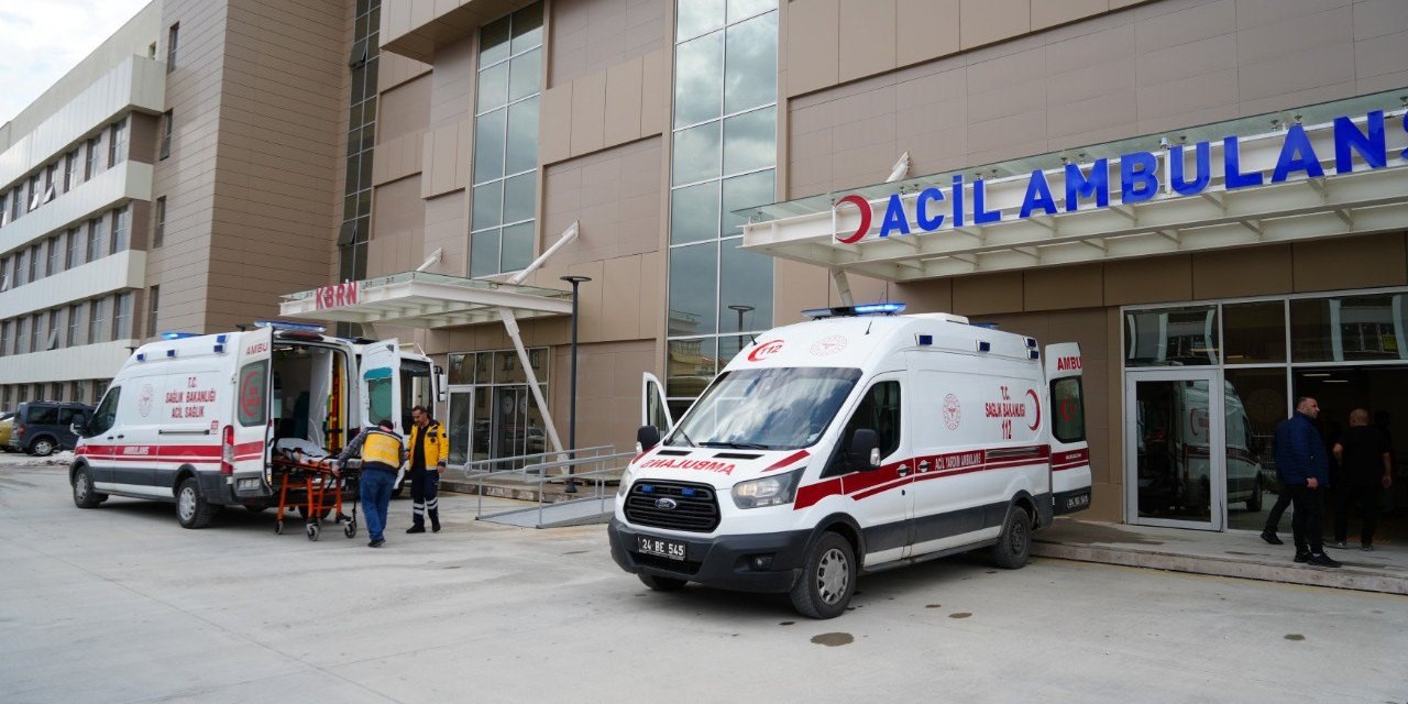 Erzincan’da trafik kazası: 4 kişi yaralandı