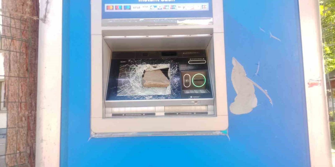 Diyarbakır'ın Yenişehir ilçesinde ATM bir ay içerisinde üç kez parçalandı