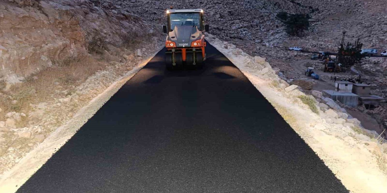 Siirt’te kırsal yollar asfaltlanıyor
