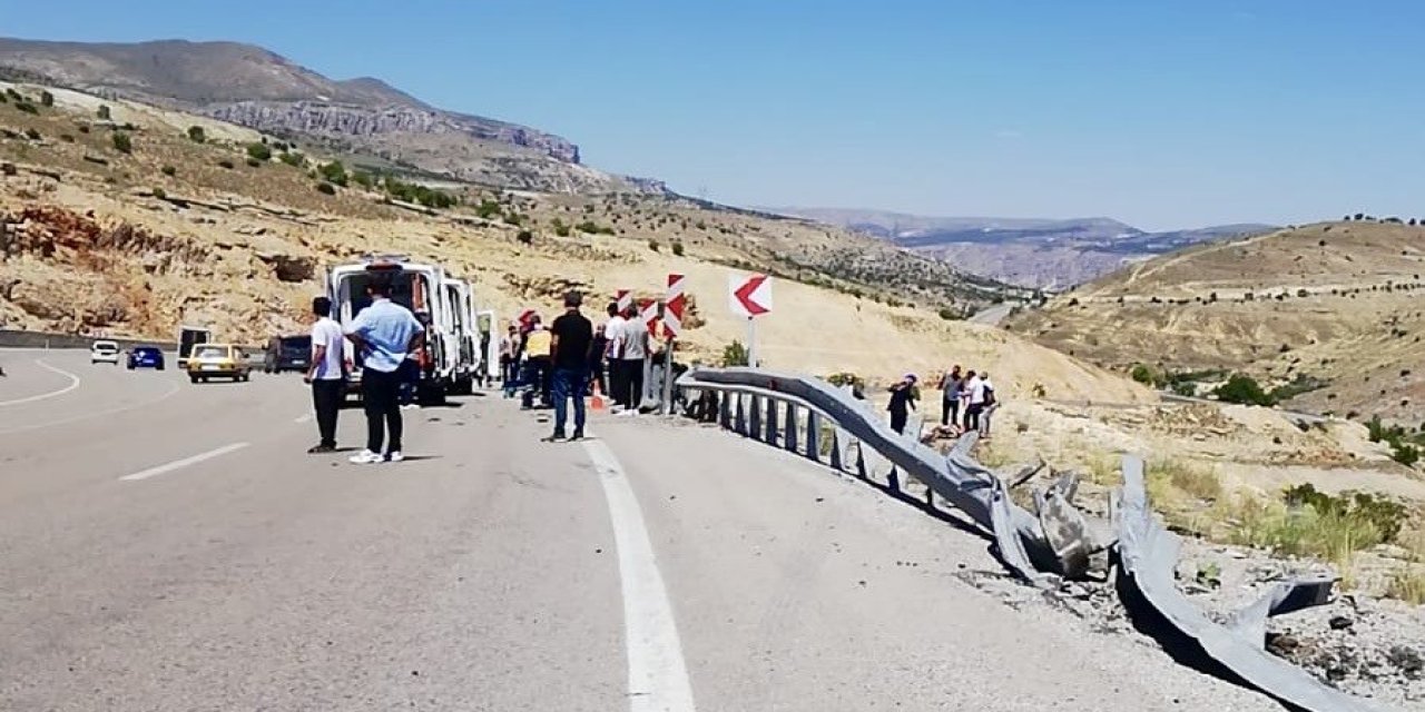 Malatya’da otomobil bariyerlere çarparak takla attı: 1 kişi öldü