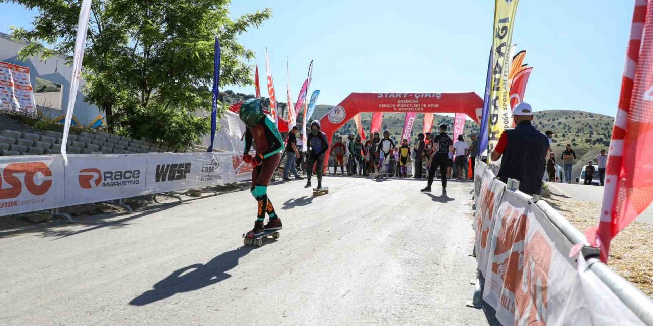 Dünya Kaykay İniş Şampiyonası Erzincan’da yapıldı