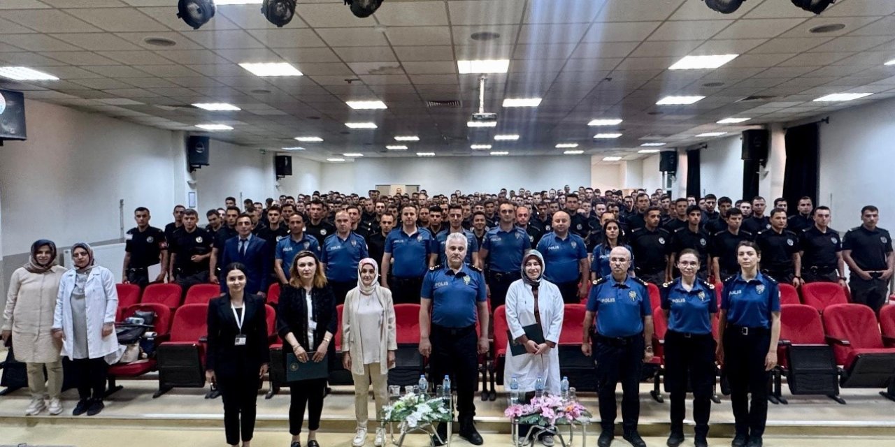 Erzurum'da Polis Eğitim Merkezi Öğrencileri sağlık elçisi oldu