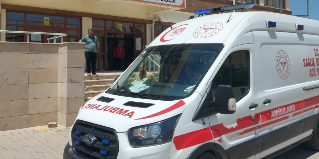 Cizre’de YKS’de fenalaşan iki aday hastaneye kaldırıldı