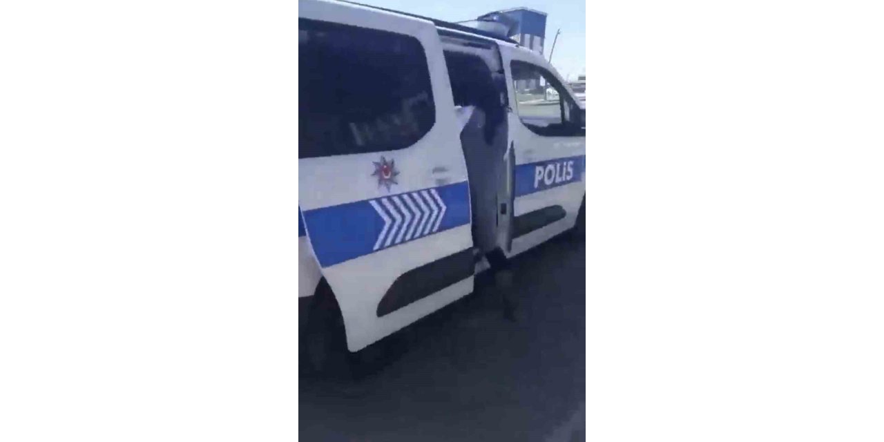 Bingöl’de kimliğini evde unutan öğrenciye polis yardım etti