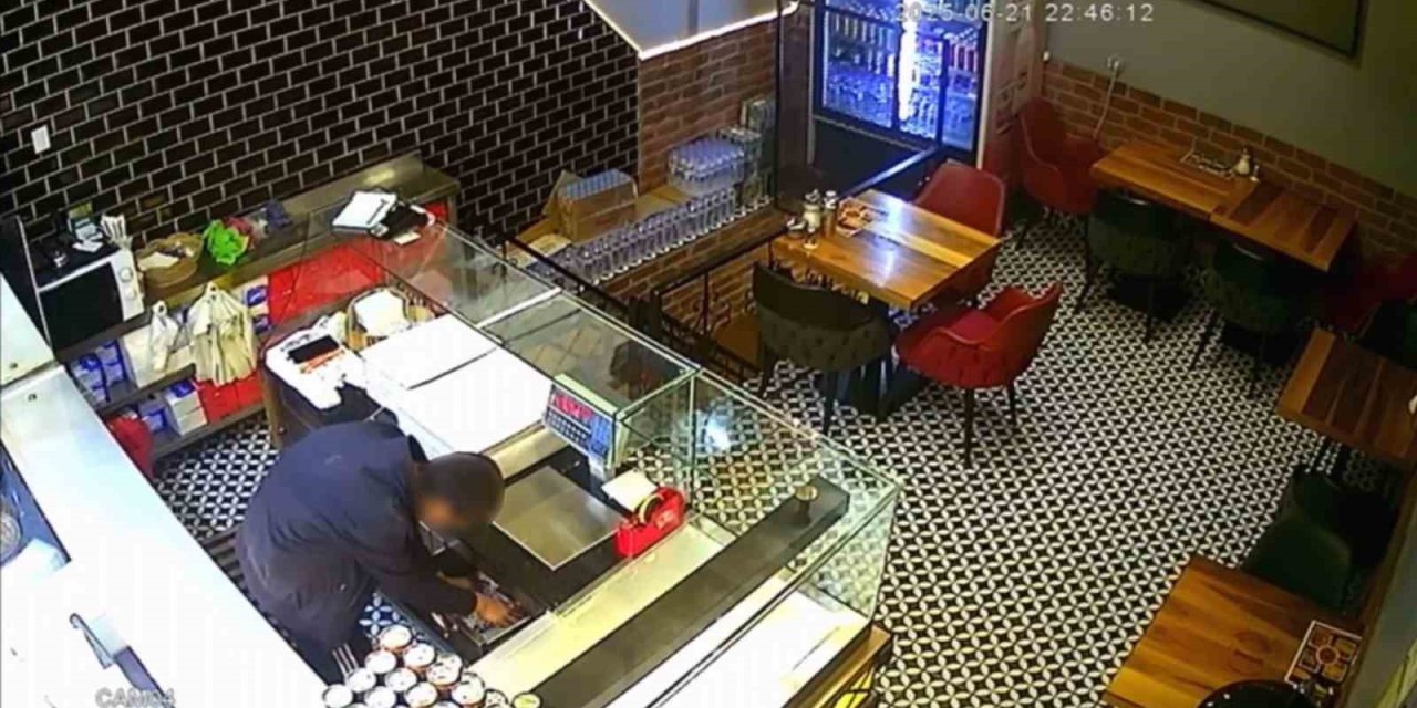 Van’da börekçide hırsızlık anı kameralarda