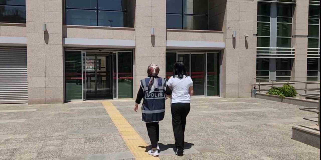 Batman'da kadın yolcudan 3 kilo uyuşturucu çıktı