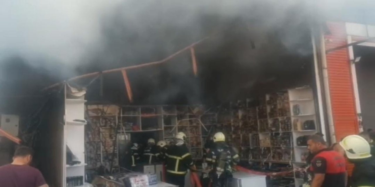 Şanlıurfa’da iş yeri yangını söndürüldü