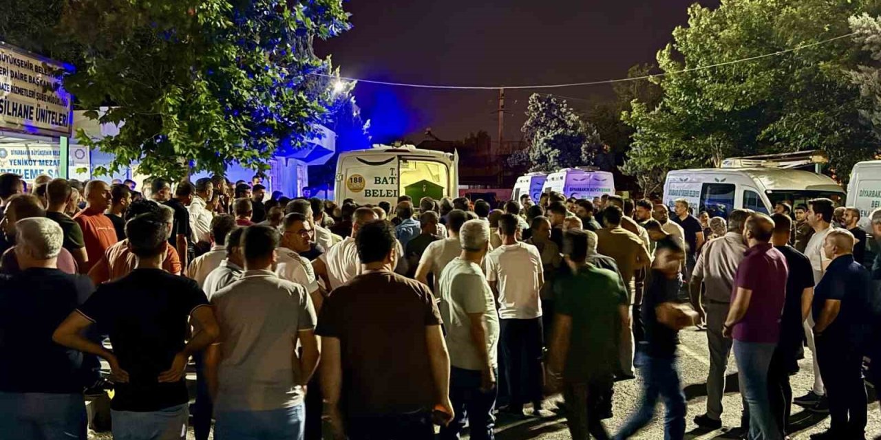 Batman’da kazada hayatını kaybedenlerden Fesih Barut Diyarbakır’da defnedildi