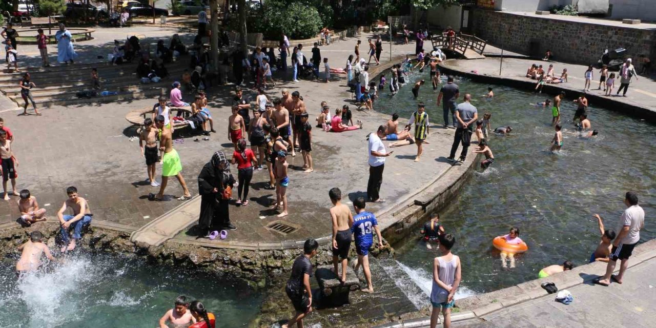 Diyarbakır’da yüksek sıcaklardan dolayı tarihi mekanlar boş kaldı