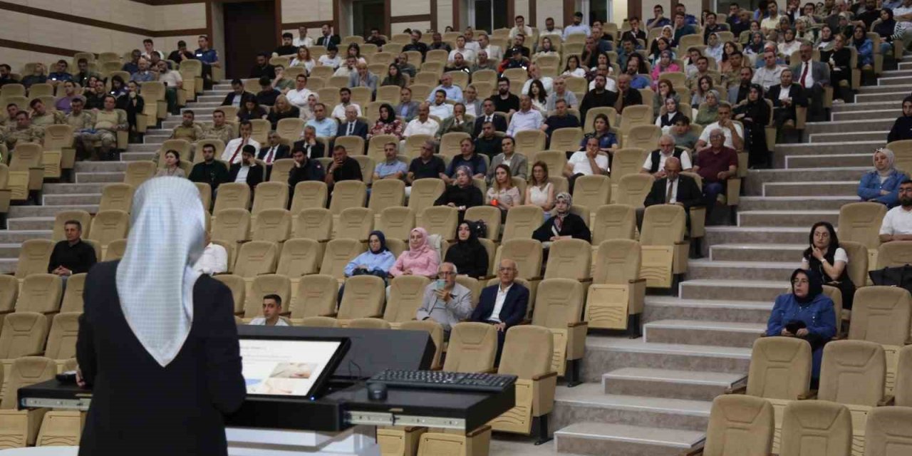 Erzurum’da kamu personeline "Kırım Kongo Kanamalı Ateşi "eğitimi verildi