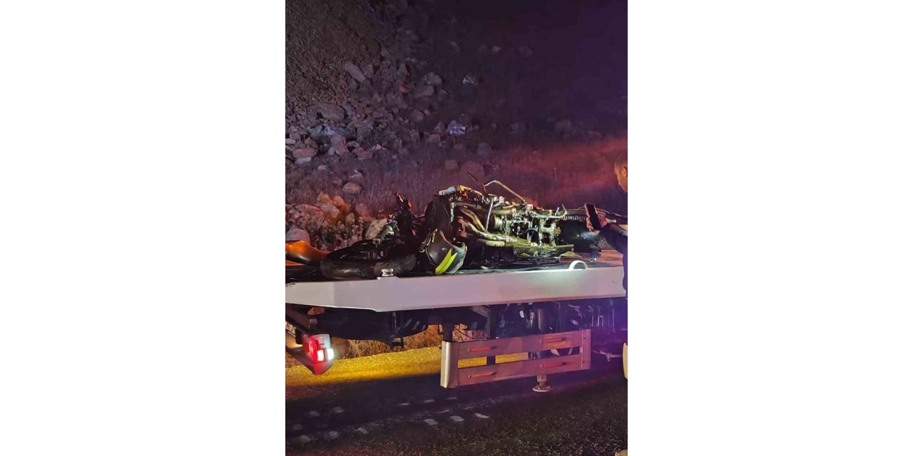 Gaziantep’te kontrolden çıkan motosiklet devrildi: 2 ölü