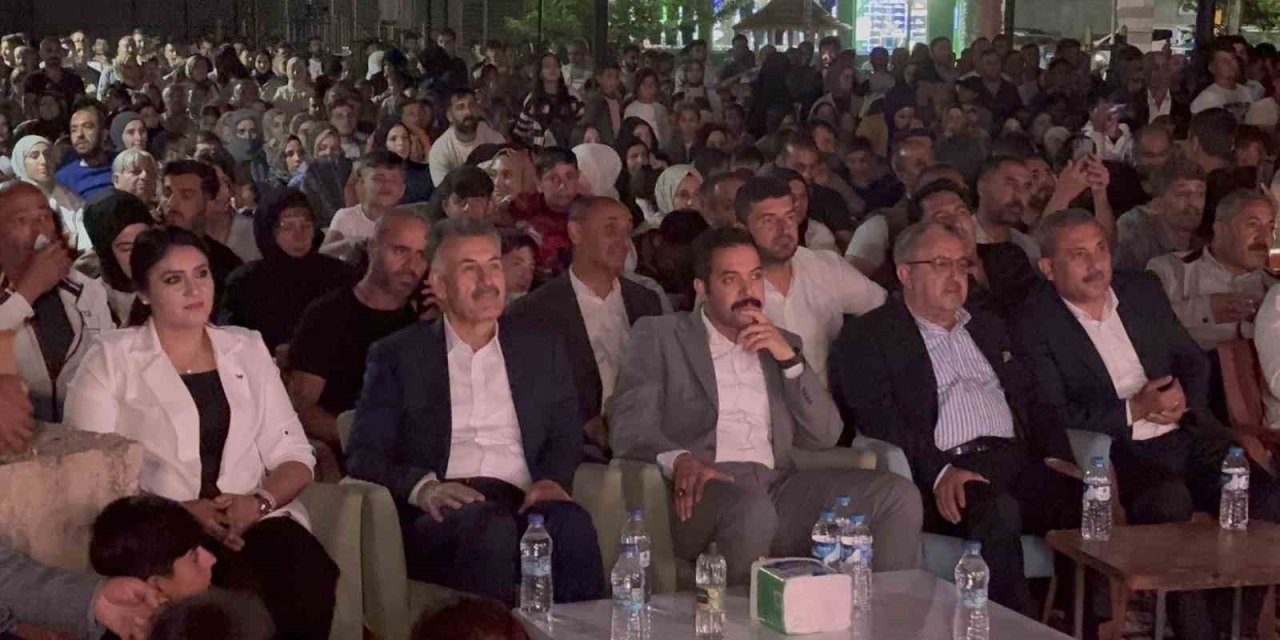 Bitlis'te "Dengbej Gecesi"ne yoğun ilgi