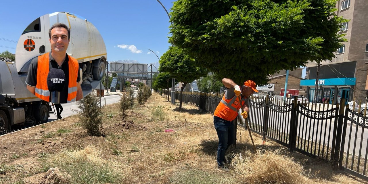 Yüksekova’da yollar ve kaldırımlar temizleniyor: “Bu temizlik sadece bizimle sınırlı kalmamalı”