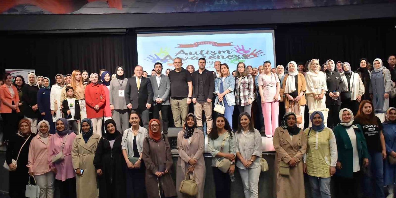 Otizm farkındalık eğitimi yoğun ilgiyle karşılaştı