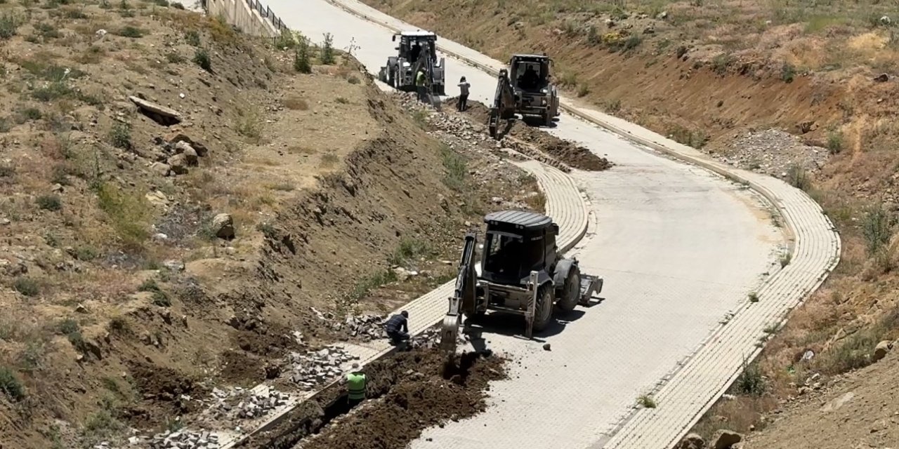 Yüksekova’da doğalgaz çalışmaları sürüyor: 5 mahalle doğalgaza kavuşuyor