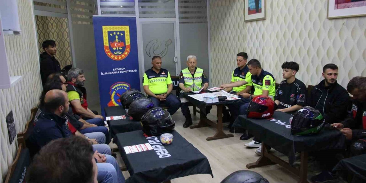 Motosiklet sürücülerine güvenlik eğitimi verildi