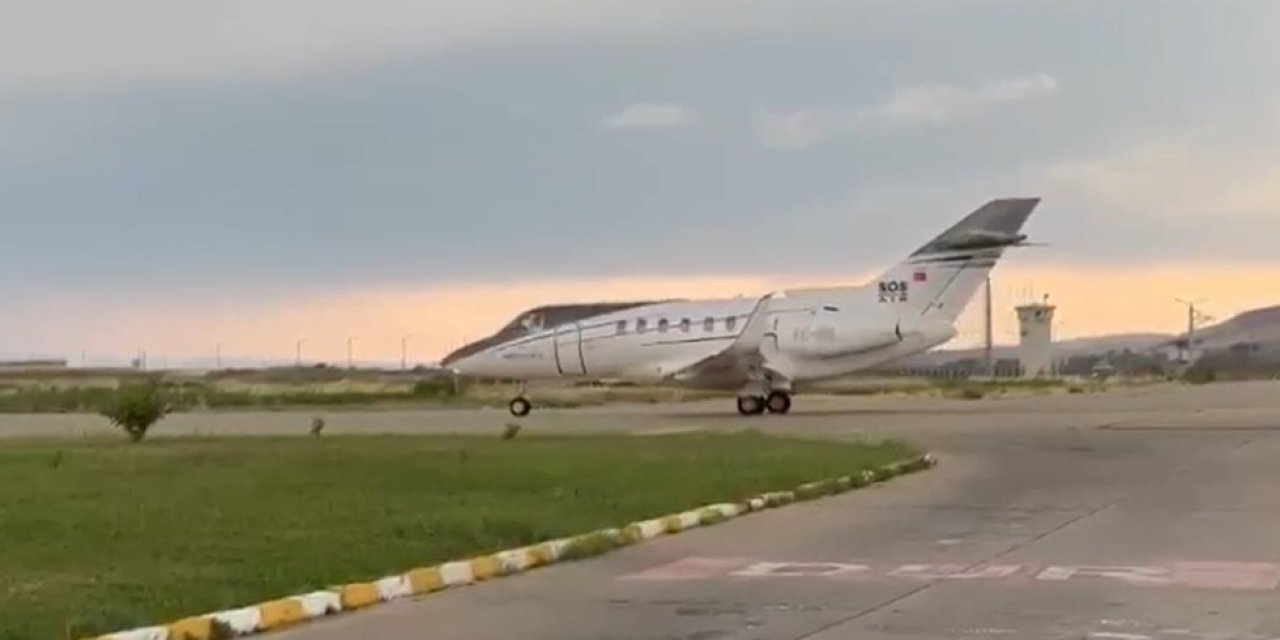 Bitlis'te ambulans uçak, 1 günlük bebek için havalandı