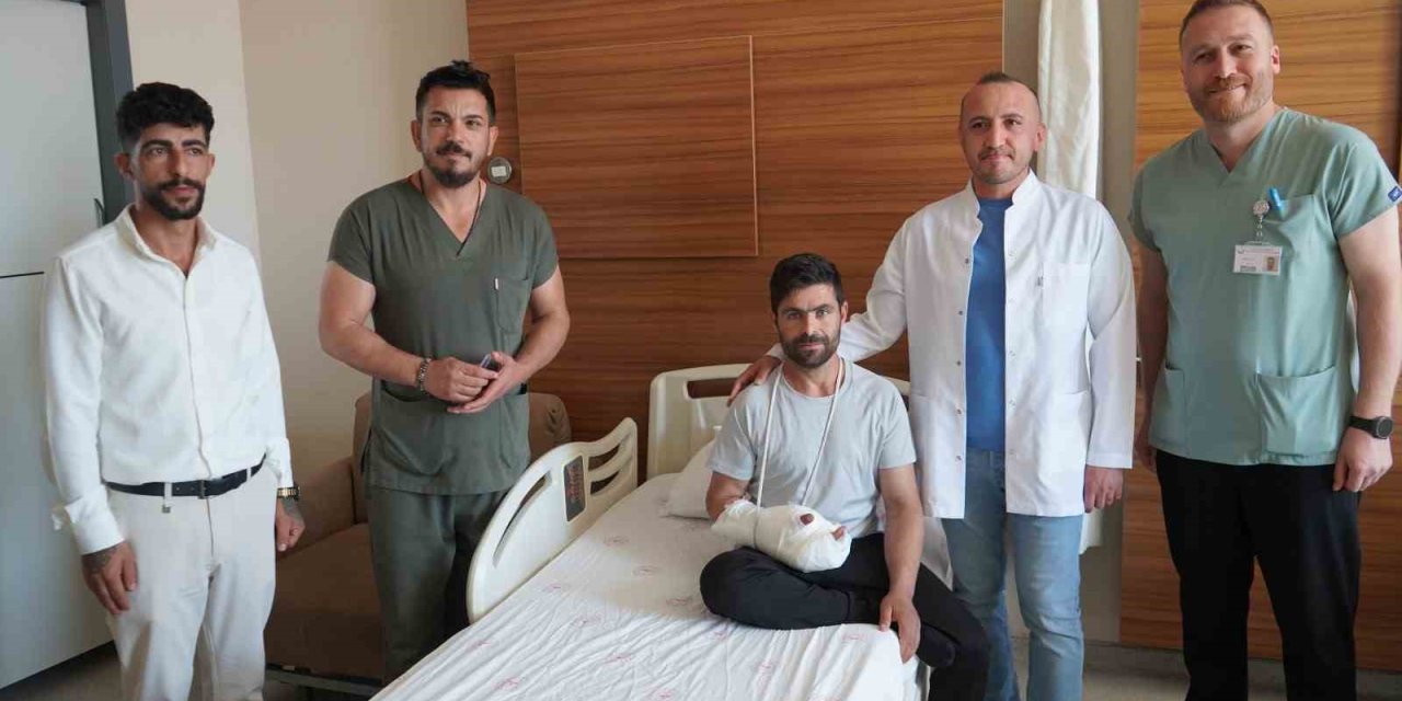 Van’da zorlu el ameliyatı başarıyla yapıldı