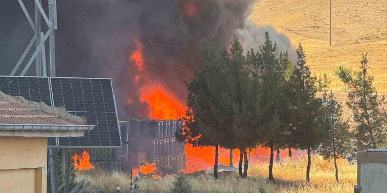 Batman OSB’de fabrika yangını