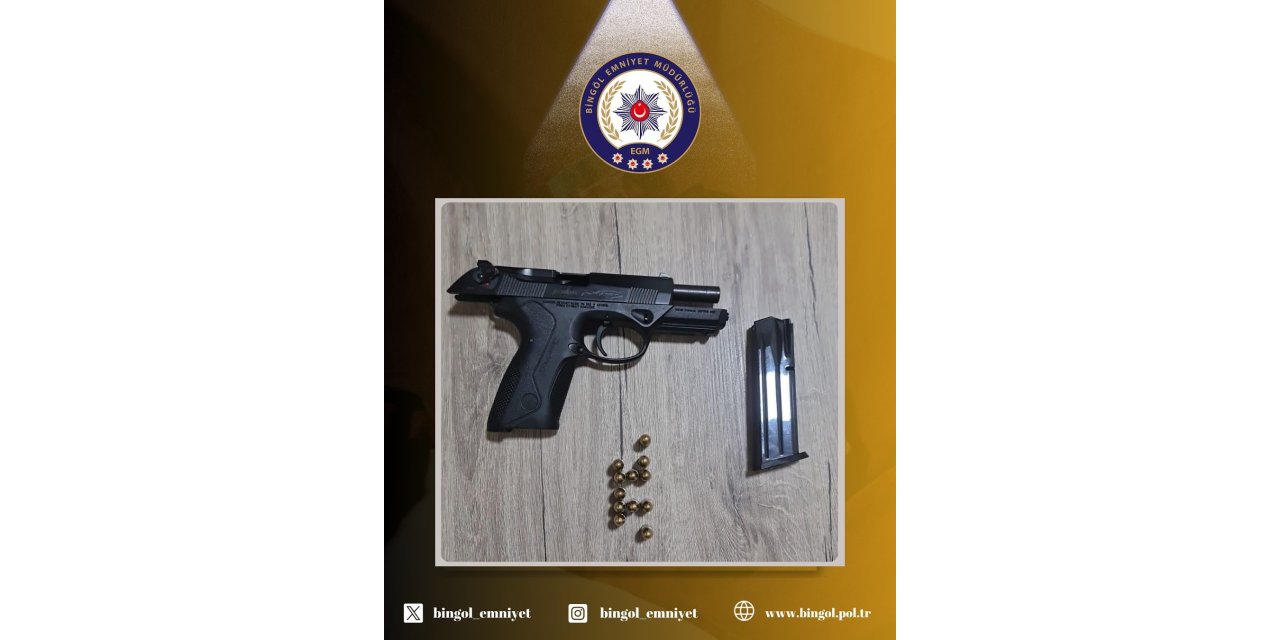 Bingöl’de araçta ruhsatsız silah ele geçirildi