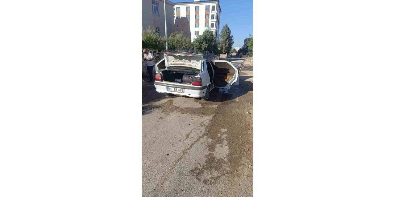 Adıyaman’da otomobil alev aldı