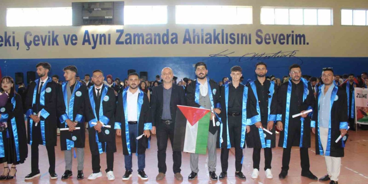 Sarıkamış Meslek Yüksekokulul’da mezuniyet heyecanı