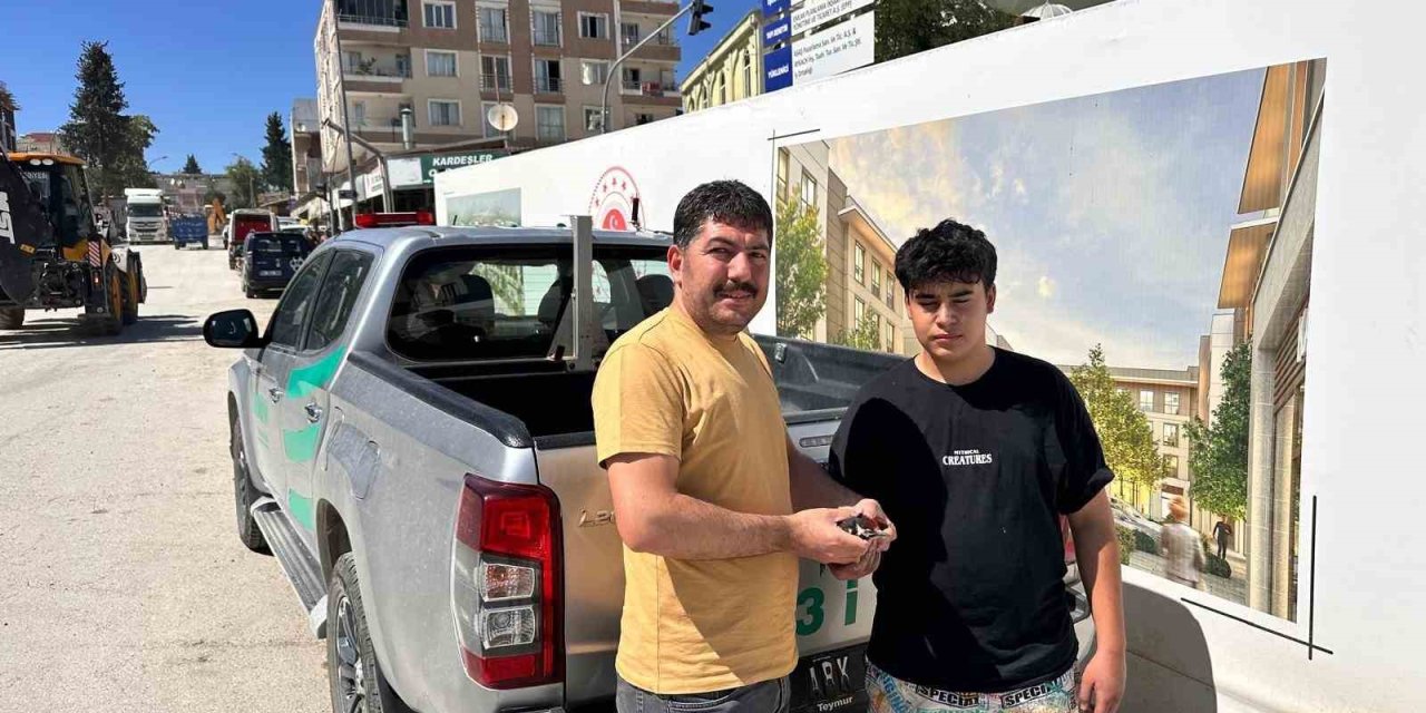 Yaralı halde bulunan ağaçkakan koruma altına alındı