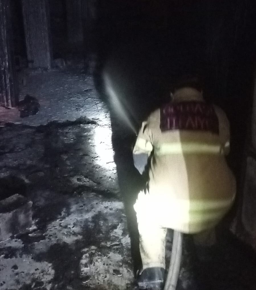 Gölbaşı’nda ahır yangını korkuttu