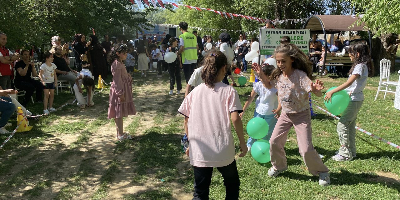 Bitlis Vakıflar Müdürlüğü’nden 100 öğrenciye piknik etkinliği