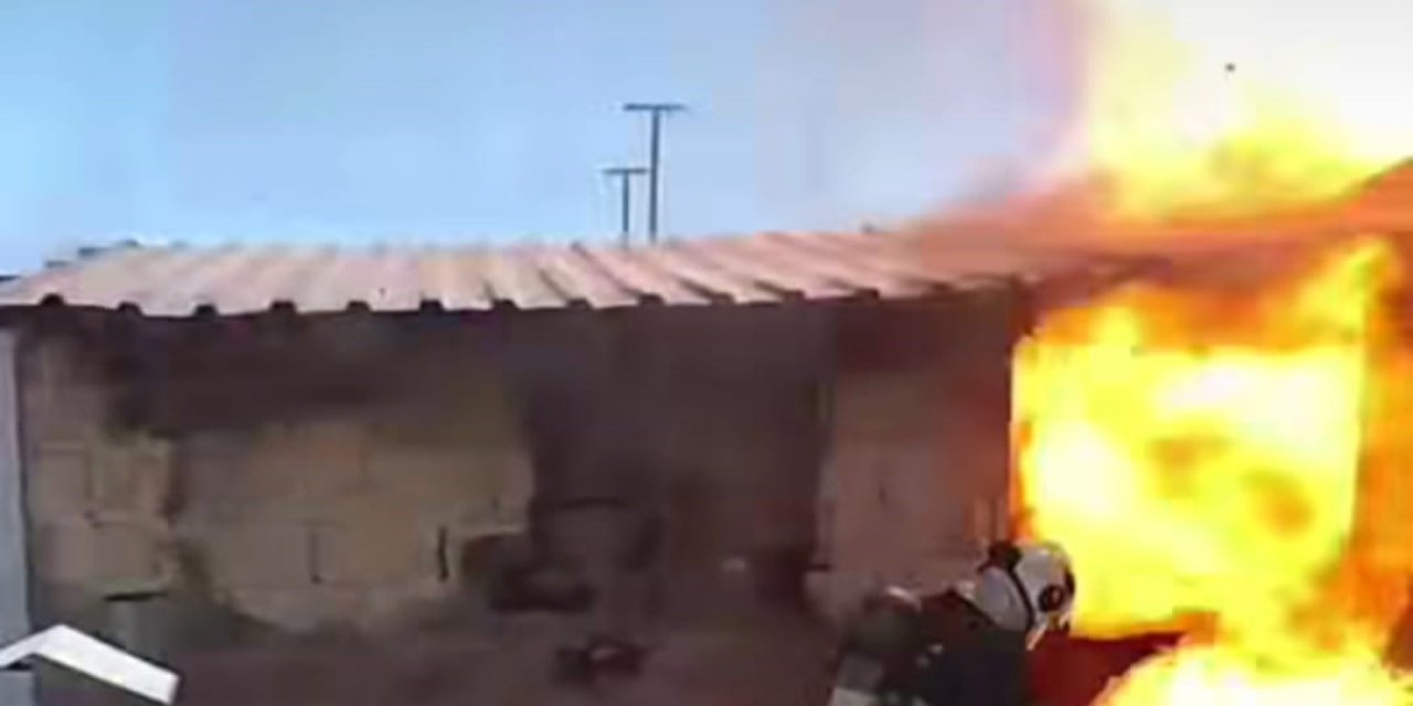 Gaziantep’te çatı katı yangını sırasında patlama