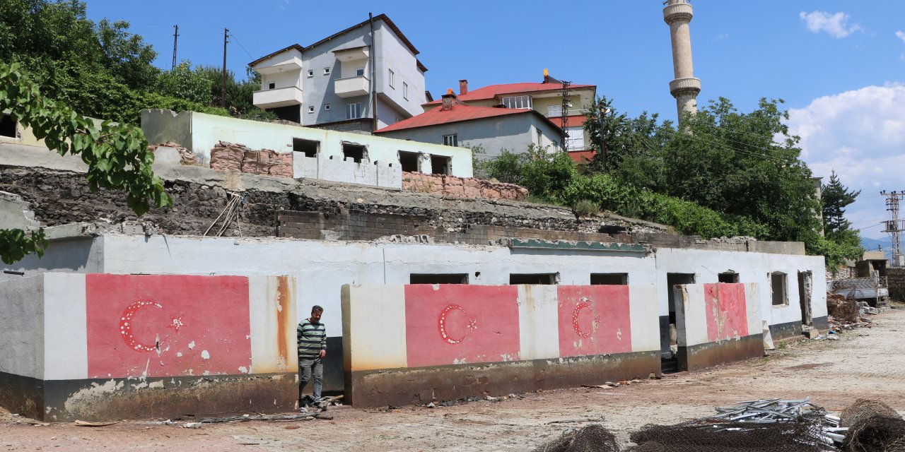 Şemdinli Jandarma Komutanlığı binasının yerine gençlik merkezi yapılacak
