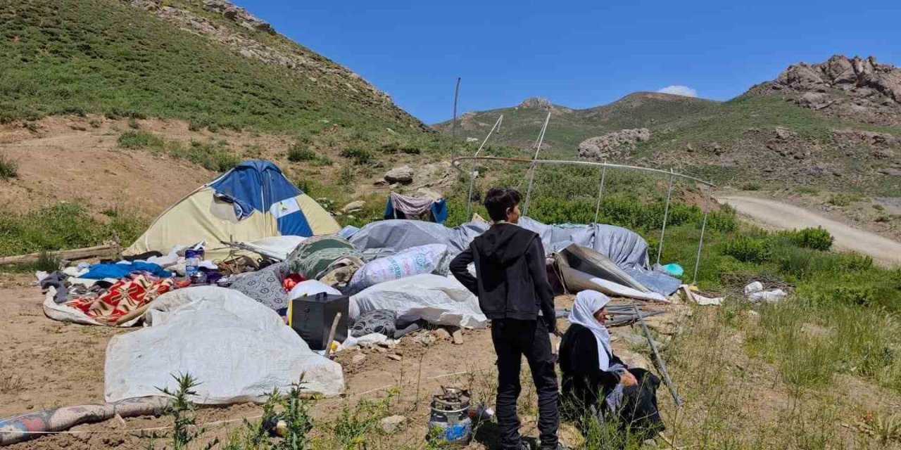Şırnak’ta yaylada kalanların çadırlarını fırtına vurdu: 3 yaralı