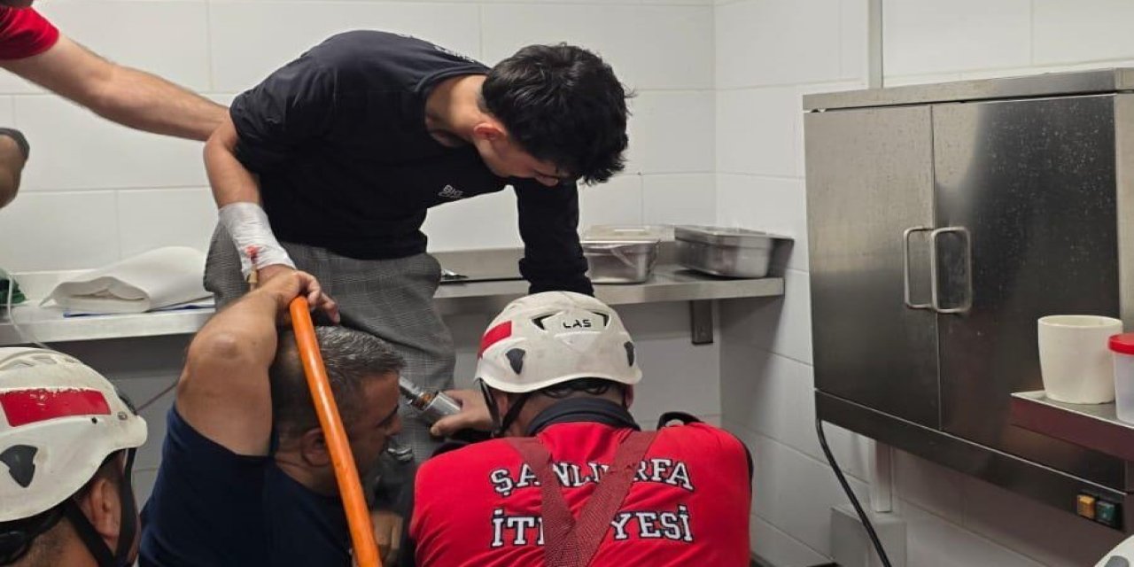 Şanlıurfa'da bir vatandaş elini kaptırdığı makineyle hastaneye götürüldü