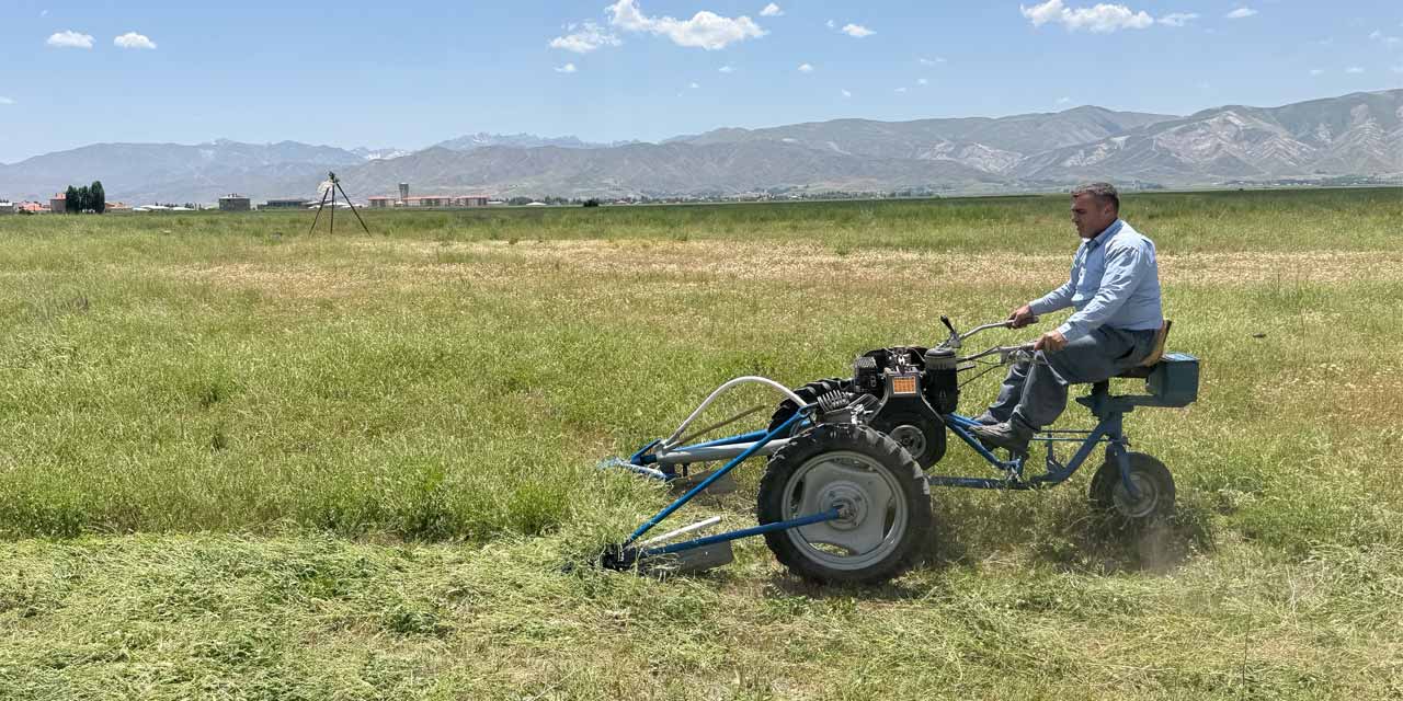 Yüksekova ovasında ot biçme sezonu başladı