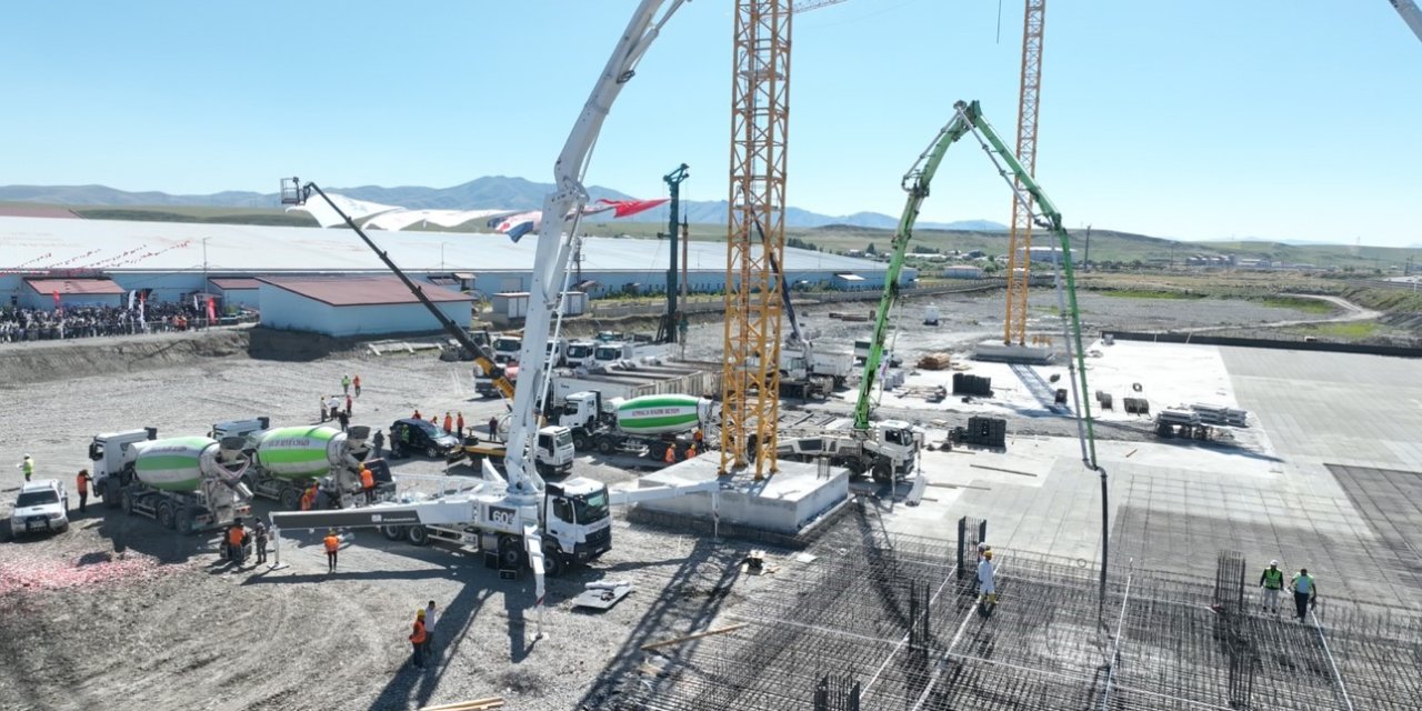 V Mall Ağrı’nın temeli atıldı
