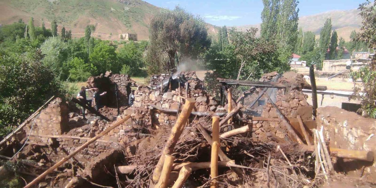 Bitlis’te çıkan yangın korkuttu