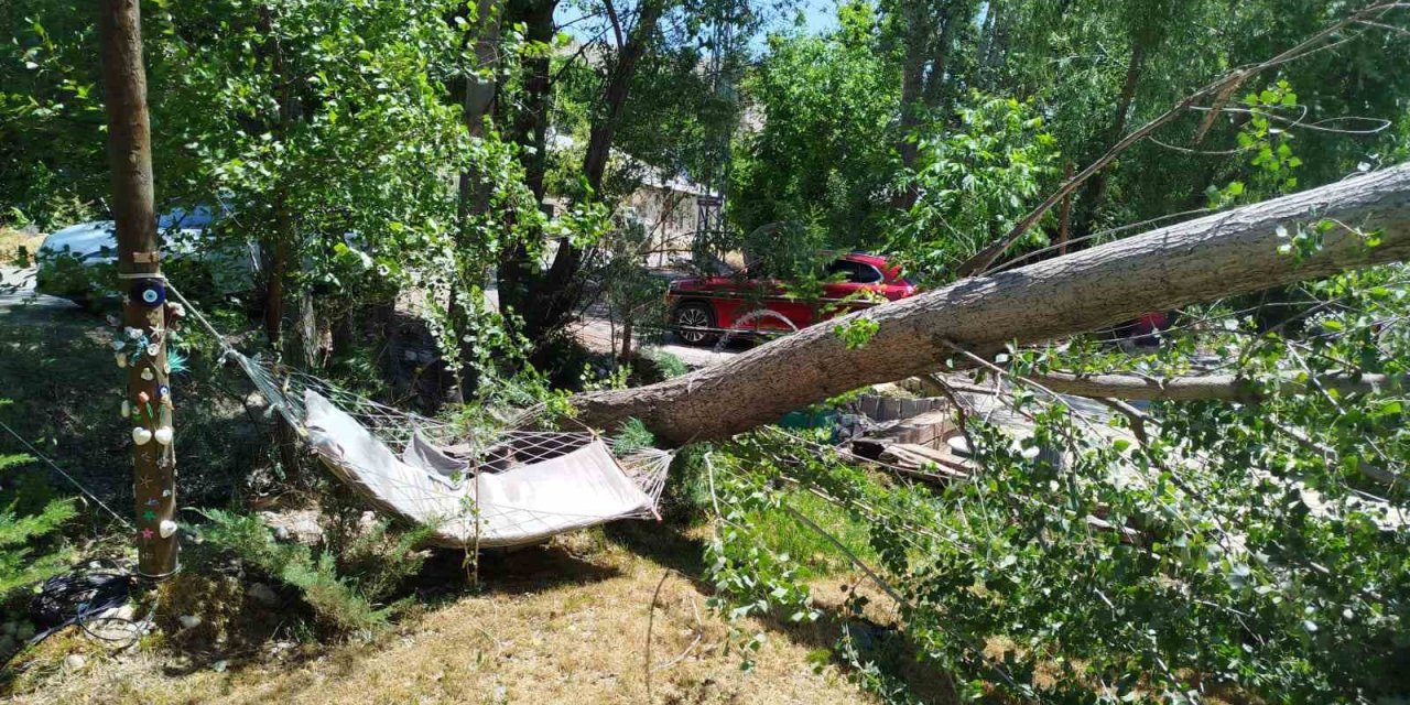 Malatya’da şiddetli fırtına etkili oldu