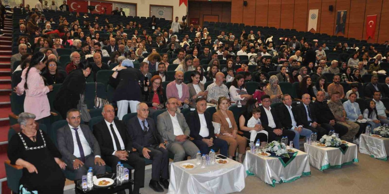 Kars’ta mezuniyet gecesinde bir kişi yanma tehlikesiyle karşı karşıya kaldı