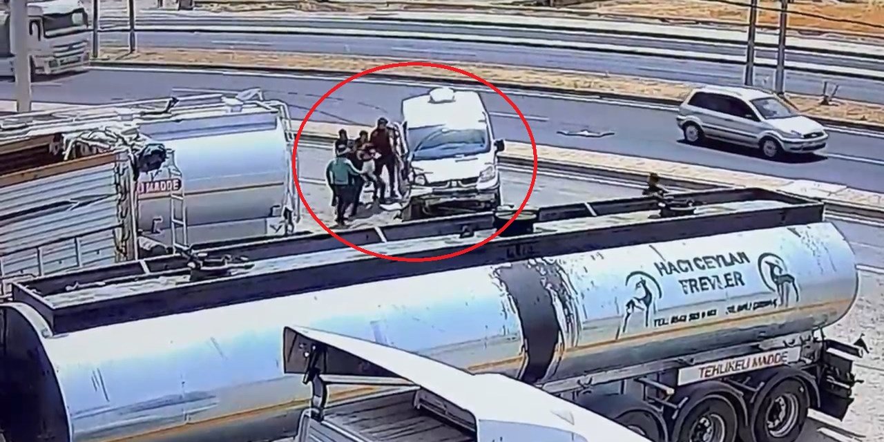 Şırnak’ta kaza anı kamerada: 2 yaralı