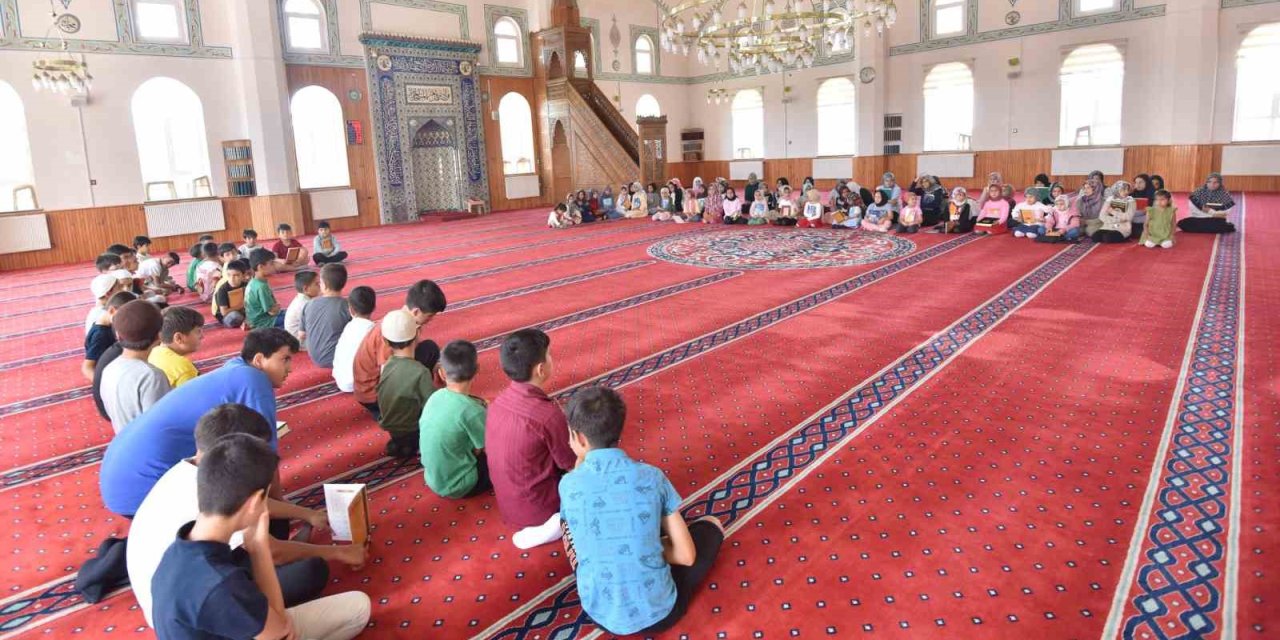 Ahlat’ta yaz Kur’an kursları açılış programı yapıldı