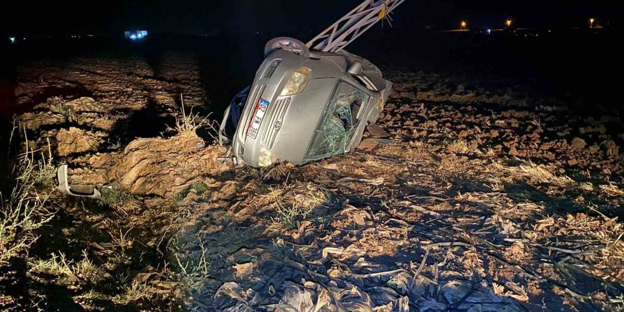 Adıyaman'da otomobil tarlaya yuvarlandı