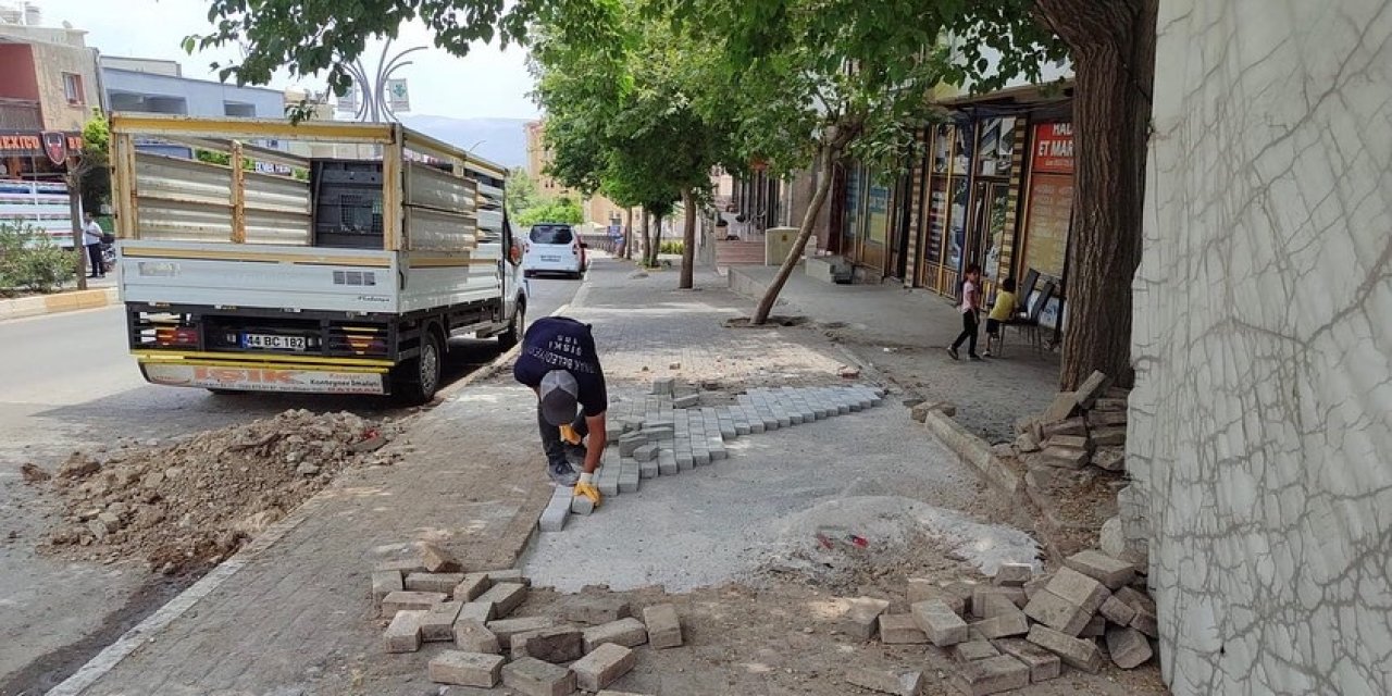 Şırnak Belediyesi’nden parke taşı çalışması