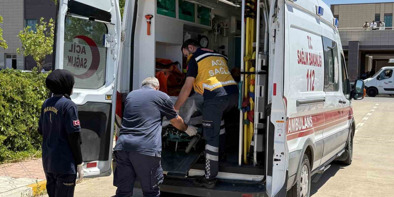Çim biçerken yaralanan vatandaş Diyarbakır’a sevk edildi