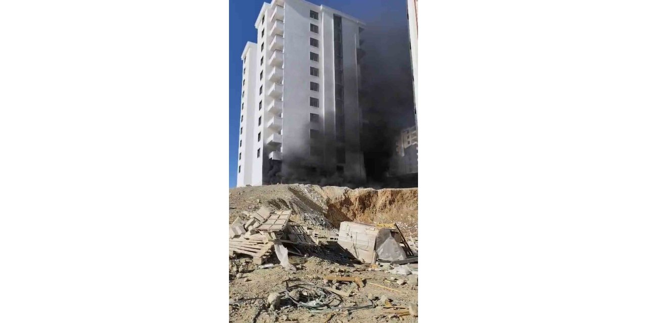Elazığ’da inşaat halindeki binada yangın