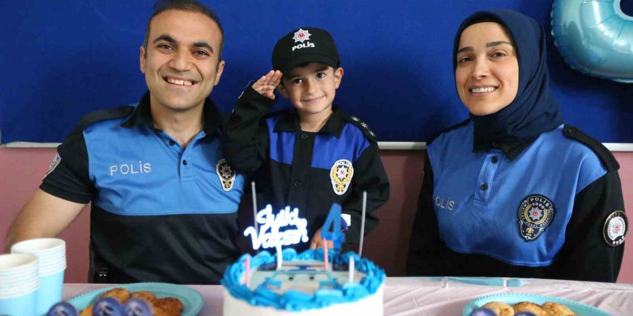Kars’ta polis olmak isteyen çocuğa doğum günü sürprizi