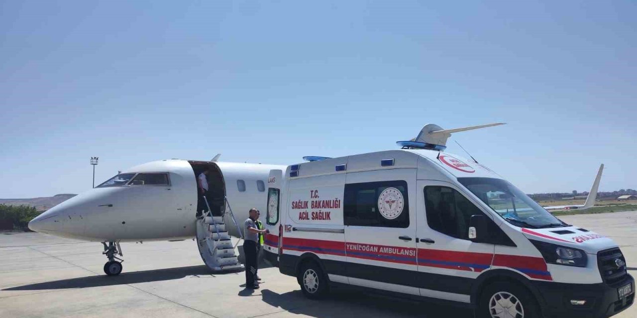 1 aylık bebek görme kaybı yaşamaması için ambulans uçakla hastaneye sevk edildi
